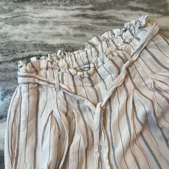 American Eagle White & Blue Striped Paperbag High-Waist Flowy Shorts Small - Picture 2 of 4